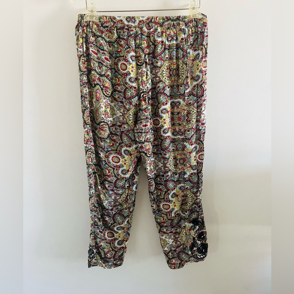 Anthropologie Lilka Tapered Paisley Capri pants